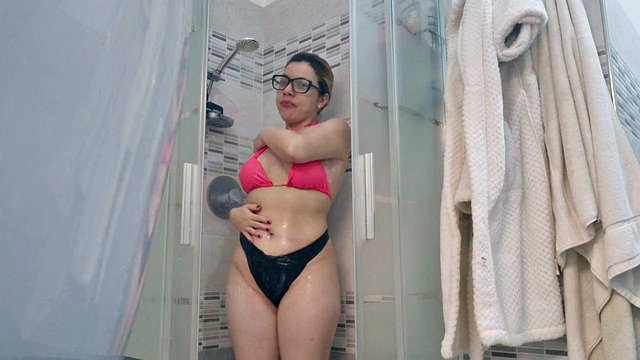 Mah Santos' Wet Lesbian Shower