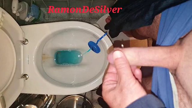 Master Ramón pisses directly in your mouth with his hot swimsuit, enjoy it