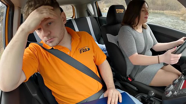 Bigass babe cuntfucked in the car