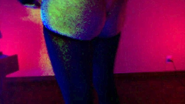 KellyCD666 chats live with other transvestites and trans people! Good night!