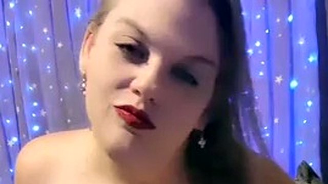 Blonde chubby bbw deeptroat blowjob in red lipstick small tits big nipples