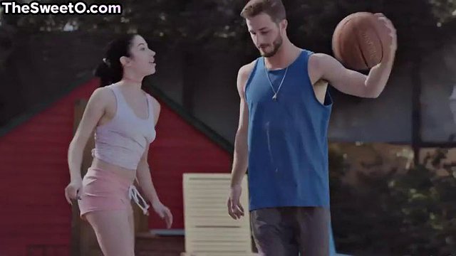 21yo babe gets doggystyled by her lover