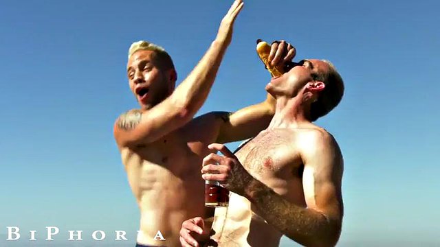 Biphorie - Doktor & Krankenschwester lindern den Raging Boner des Patienten nach dem dreifachen BI -Pass