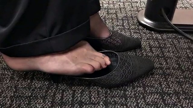 Granny feet in nylons