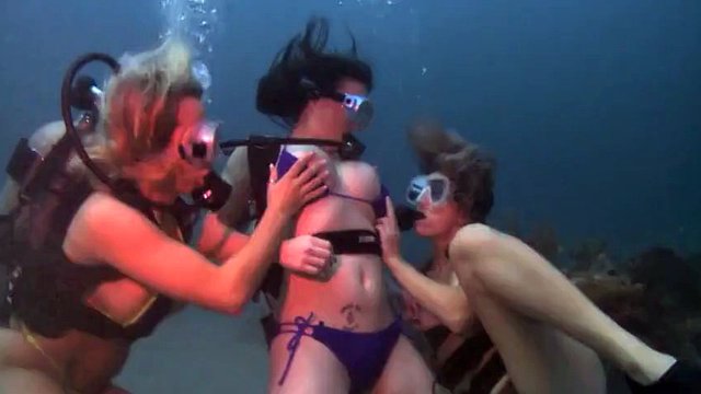 Three Girls Scuba