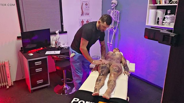 British Thatbosslass Tantric Yoni Massage
