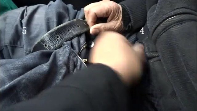 亞洲爺爺在汽車上打手槍