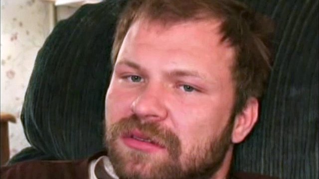 William è appena uscito di prigione, non sa leggere e chiama il suo lavoro ideale essere un lavapiatti. Questo è tutto per questo ragazzo di 28 anni. È un giovane abbastanza gentile e, sorprendentemente, non fa uso di droghe o alcol.