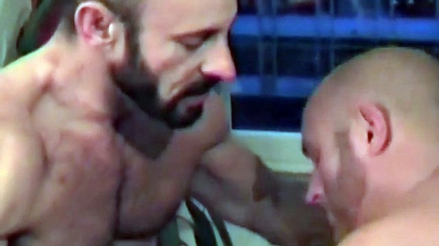 Sturdy Germans sucked while breeding jock in threeway