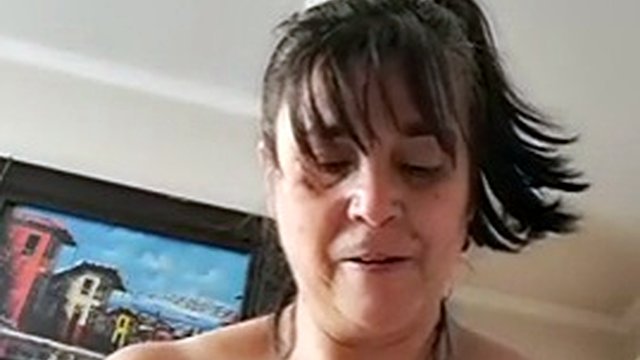 mature MILF traite jeune amant