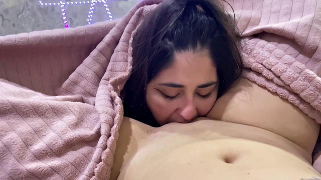 Teen Stepsister's Perfect Cunnilingus to Explosive Orgasm with Hot Lesbian Kisses