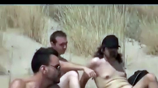 Publiczny seks na plaży dla nudystów