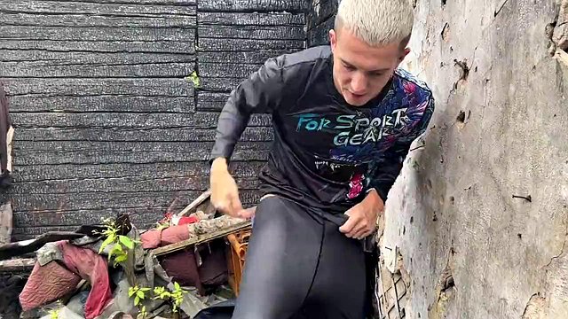 Oliver Strelly Creampies nach Bush Bareback in den Arsch des jungen Ben Huller