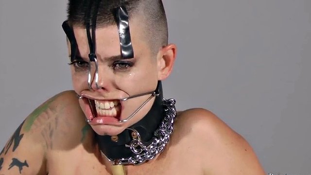 kinky puta dolorosamente azotes en la servidumbre