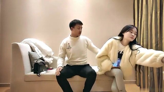 [Yidi Xunhua] Tonight, we have a two-parter. The goddess with a celebrity face, a model, and a beautiful figure work together in perfect harmony 2