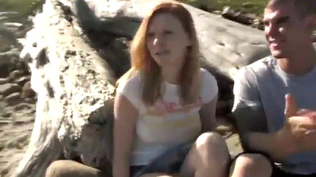 Ωραίο γαμώ στην παραλία από το HomeGrownΒίντεο: Big Tits, Blowjob & Ερασιτεχνικό πορνό