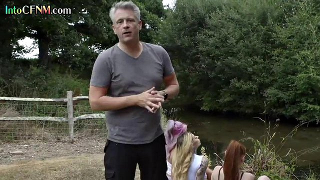 Nasty CFNM babes gives BJ to guy outdoor