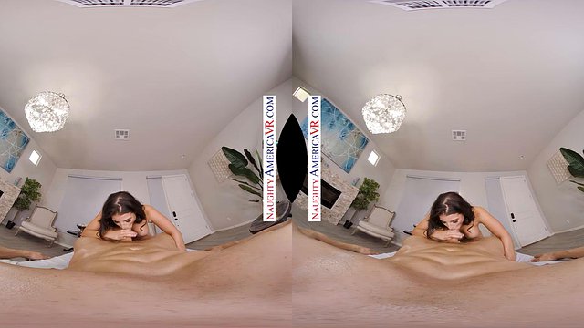 Antonella Lopez'in Masöz Olarak Buharlı Lezbiyen Masajı