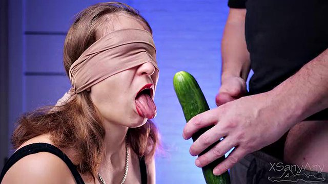 Seductive Blindfold Taste Game: Unexpected Deepthroat & Messy Swallow