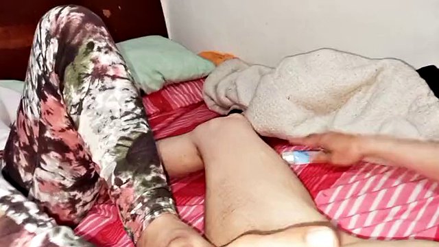 I make him cum with my feet for the first time by doing it with my feet