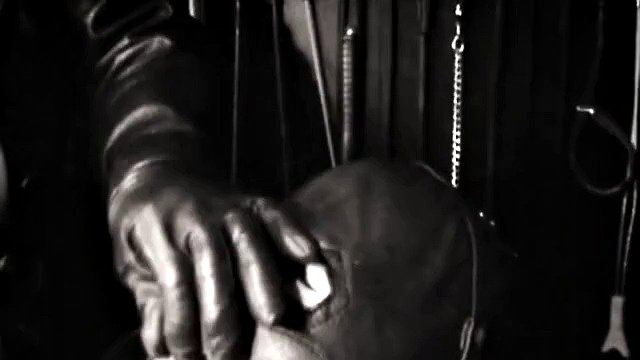 La Domina de Cuero - Fetiche de Cuero - Bondage de Cuero Total