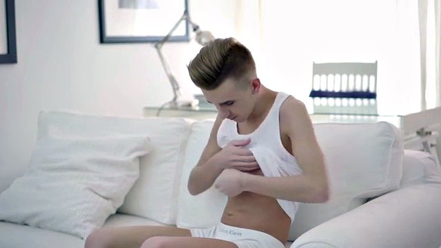 Skinny twink jerking off and showing off his skinny body