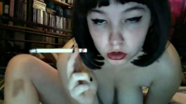 Fumare e diling Lil Slut