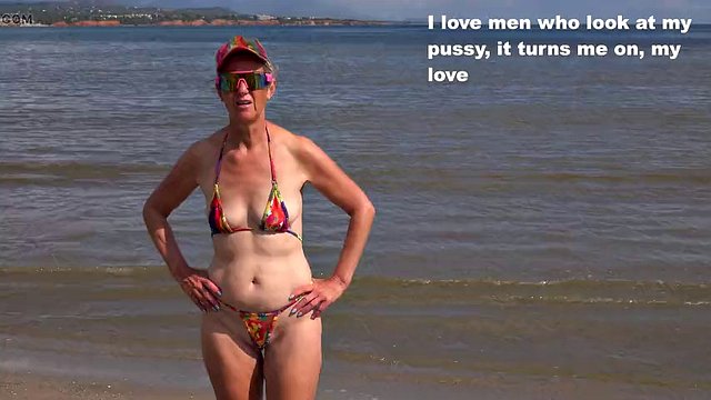 En la playa le hablo a mi marido de mis amantes.