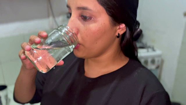 Gilversexy's Big-Butt Screaming as Theman1000 Cheats Husband in Kitchen