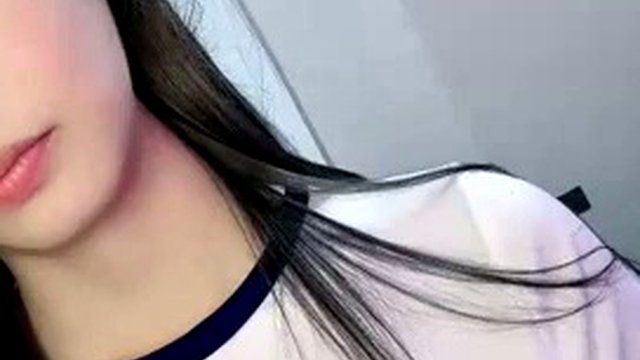 The popular goddess is here, with celebrity looks, a big beauty, [Guangzhou college student], with a graceful figure and curvy body, and the scene of white juice flowing out of the hole is so shocking (1) China Live Broadcast