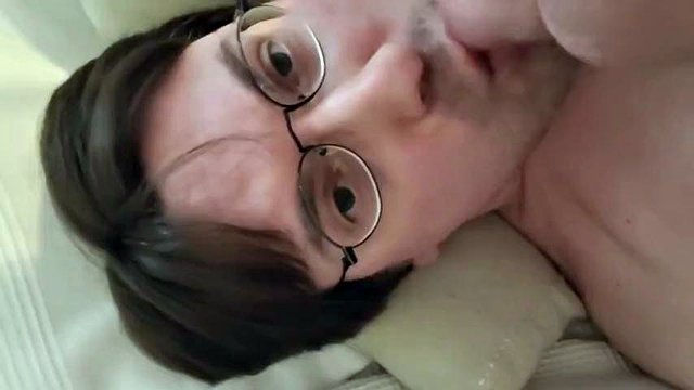 입안에 정액을 빨아