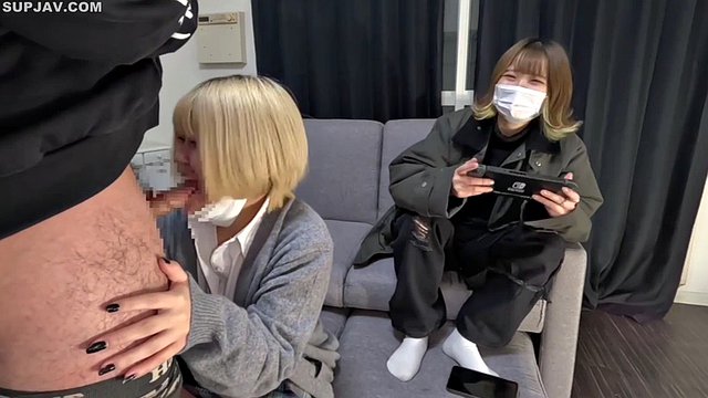 [God's timing decision] [I have Yarra in front of my sister...] My sister gives blowjob in front of her sister and ends