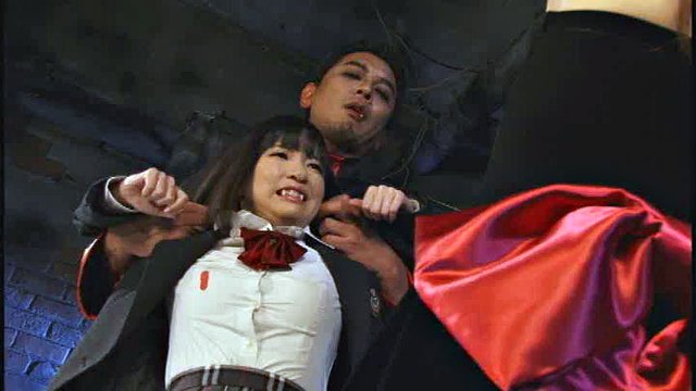Vampire: Porno asiatique, fétiche et chien
