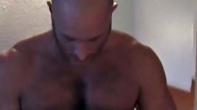 German gay amateur sucks and fucks bareback in threesome