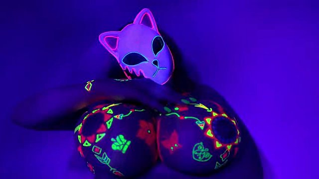 ¡Únete a este desafío Hentai Titfuck! Cosmotits de neón alucinante - Lilykoti