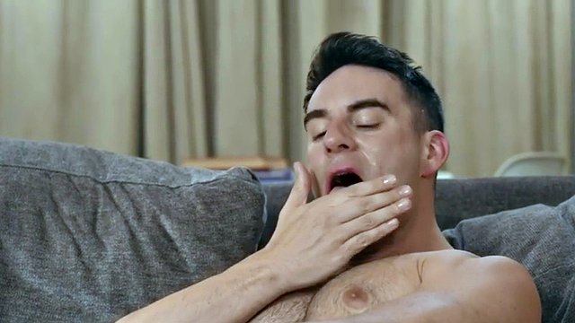 Bareback hungry jock fucks his cumloving buddy in tight asshole