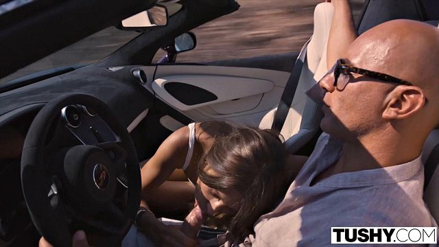 TUSHY La brava ragazza Talia fa un caldo anale con uno sconosciuto - Christian Clay