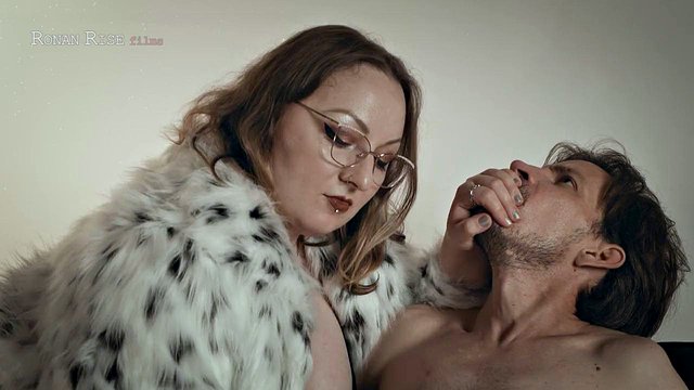 Lusty Curve Queen Claims Ronan Rise's Huge Cock as Fur Coat Domina After Chess: Greedy