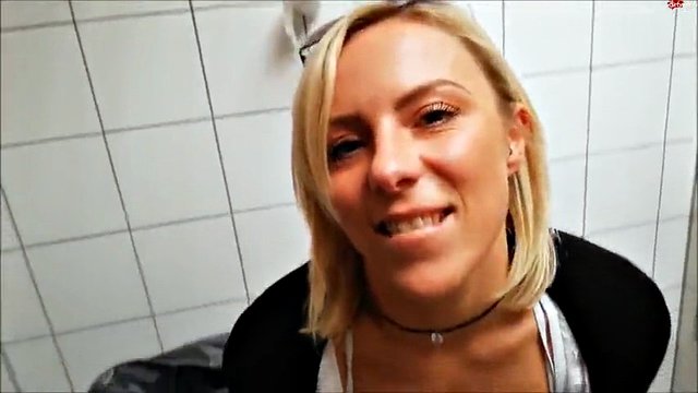 Pipì sexy che fuma!!