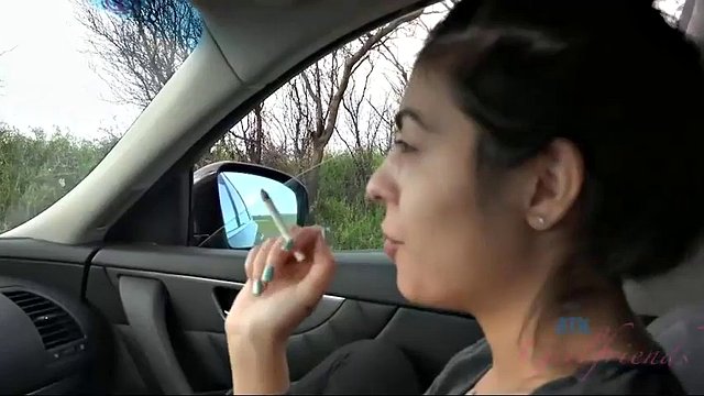 Audrey Royal é fodida e fodida no carro