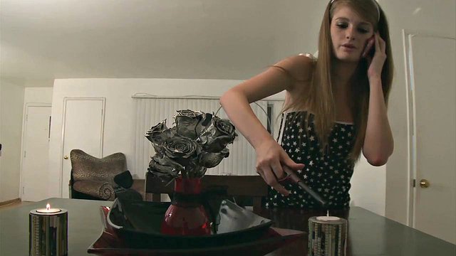 Il grosso cazzo del fratellastro Dane Cross martella la figa arrapata di Faye Reagan