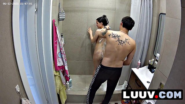 Beautiful Trans Grossy Shaves Her Legs in Steamy Shower