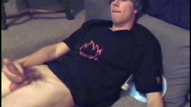 Showing off his hairy ass, Jayden lubes up his impressive boner. He acts exactly like a boy who knew all his life that he was just amazing to look at. Guys can't take their eyes off this straight man and he knows it.