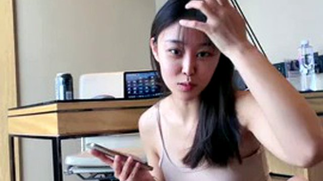 Chinese foot under the desk 夏芙