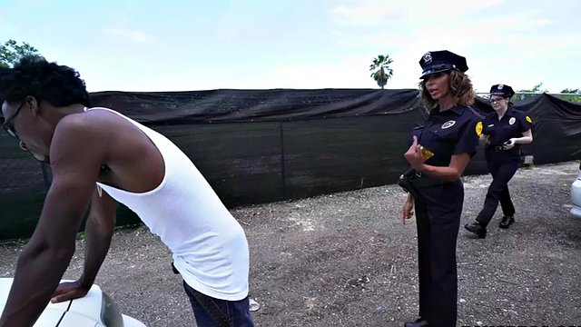dirty cops lyla lali and norah gold go hard on mandingo stud