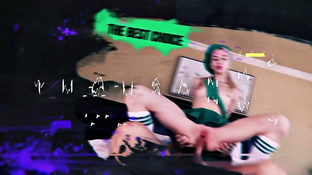 Zabójczy hardkor - Obrzydliwa blondynka lubi kutasa w ustach i wokół nich oraz mocno walenie w cipkę - Jesse Pony