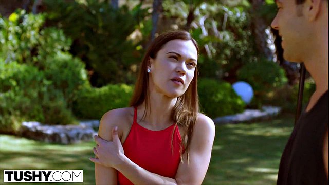 Alberto Blanco Pounds Alyssa Reece Anally During Hardcore Vacation Fuck with Strangers and Sex Toys