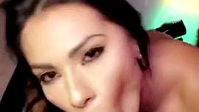 u 2 d: Wielkie cyce, obciąganie i amatorskie porno