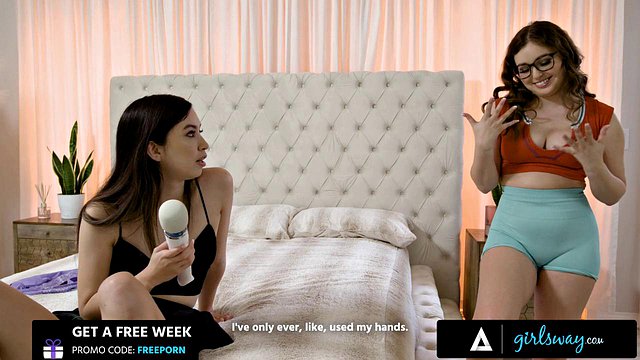 L'étudiante Leana Lovings surprend sa belle-soeur Amber Angel en train de se doigter la chatte avec du sexe