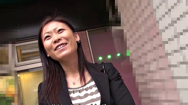 Voluptuous Japanese MILF rides naked in a car and has sex outdoors